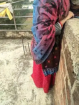 COUPLLE VILLAGE online show from 11.22.25