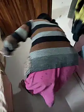 COUPLLE VILLAGE online show from 11.26.25