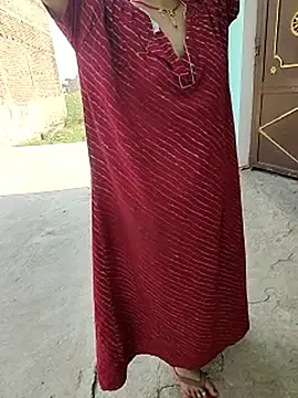 COUPLLE VILLAGE online show from 04.21.26