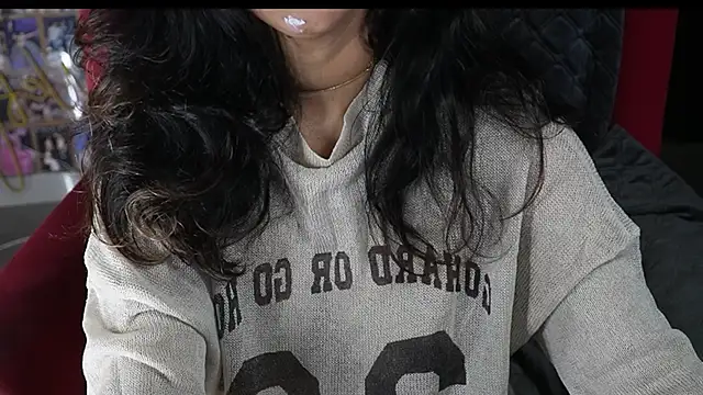 Snapshot of -AyeshaSinghania- chatting on 12.19.24 -AyeshaSinghania- online show from 12.19.24