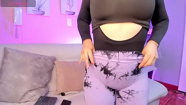 emily roberts1 online show from 01.06.25