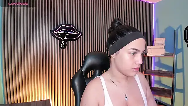 emily roberts1 online show from 03.21.25