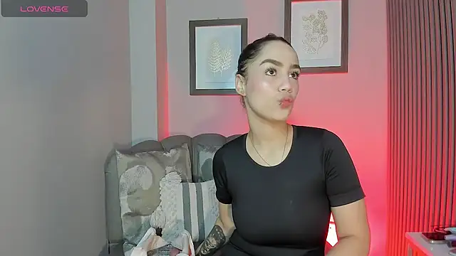 emily roberts1 online show from 09.30.25