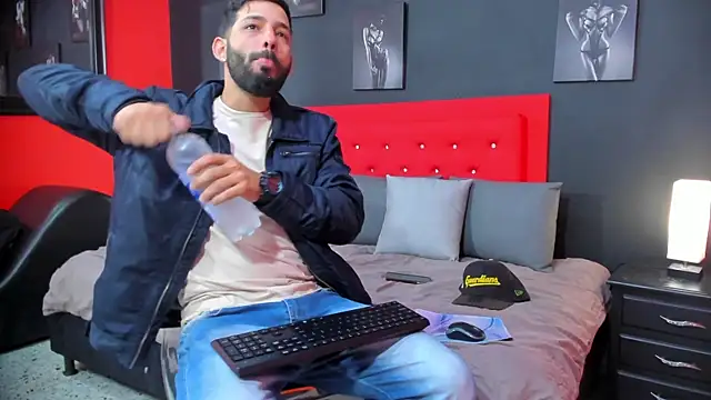 Thiagogomez online show from 10.07.25