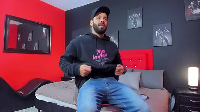 Thiagogomez online show from 10.14.25