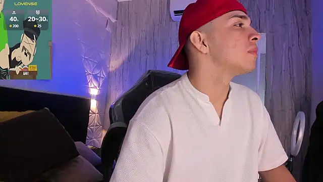 Snapshot of JUANDIAMONDS98 chatting on 10.12.25 JUANDIAMONDS98 online show from 10.12.25