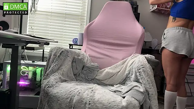 Cosmic Rose online show from 10.26.25