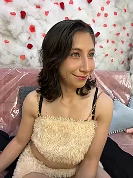 Snapshot of SkarletJhonson_ chatting on 10.24.25 SkarletJhonson online show from 10.24.25