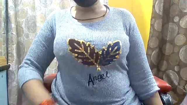 Snapshot of lovely_zara chatting on 12.03.24 lovely zara online show from 12.03.24