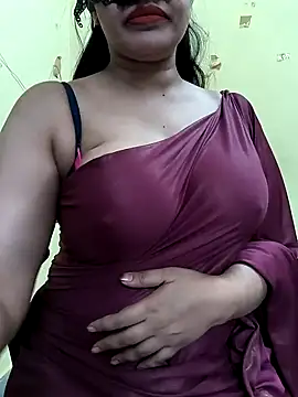 Snapshot of lovely_zara chatting on 02.07.25 lovely zara online show from 02.07.25