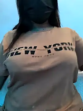 Snapshot of lovely_zara chatting on 02.26.25 lovely zara online show from 02.26.25