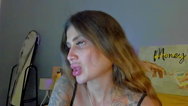 Snapshot of Patricia_Cox chatting on 10.30.25 Patricia Cox online show from 10.30.25