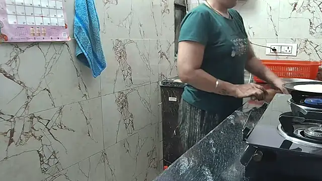 Snapshot of bhabhisexxy_880 chatting on 10.12.25 bhabhisexxy 880 online show from 10.12.25