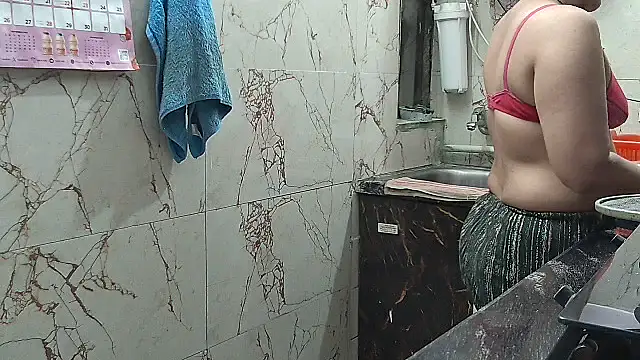 Snapshot of bhabhisexxy_880 chatting on 10.15.25 bhabhisexxy 880 online show from 10.15.25