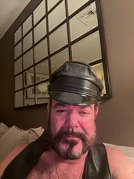 Snapshot of NYCLeatherBoi chatting on 01.11.25 NYCLeatherBoi online show from 01.11.25