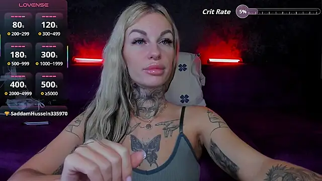 Snapshot of angel_devil_forever chatting on 09.28.25 angel devil forever online show from 09.28.25