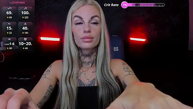 Snapshot of angel_devil_forever chatting on 10.13.25 angel devil forever online show from 10.13.25