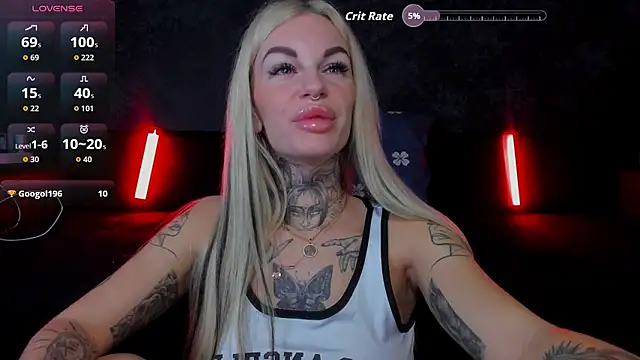 Snapshot of angel_devil_forever chatting on 10.17.25 angel devil forever online show from 10.17.25