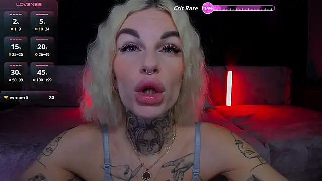 Snapshot of angel_devil_forever chatting on 11.04.25 angel devil forever online show from 11.04.25