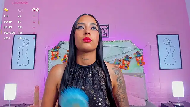 charlotte kisss online show from 10.23.25