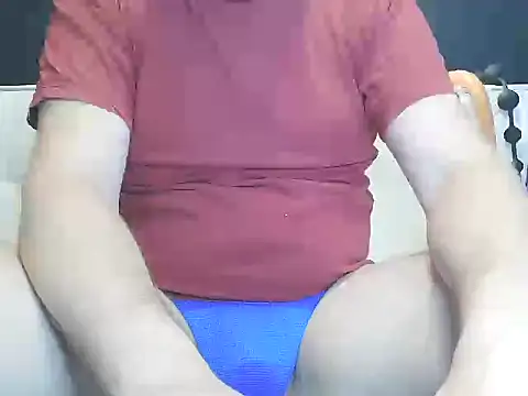 Snapshot of guy35guy chatting on 05.12.26 guy35guy online show from 05.12.26