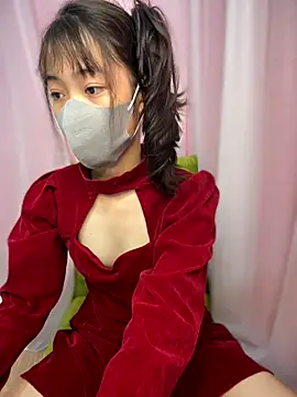 Snapshot of DA-EUN chatting on 10.01.25 DA-EUN online show from 10.01.25