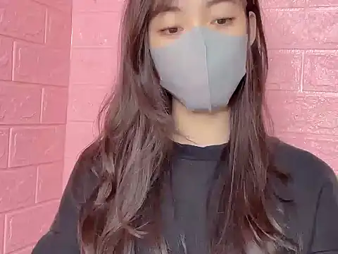 Snapshot of DA-EUN chatting on 10.24.25 DA-EUN online show from 10.24.25