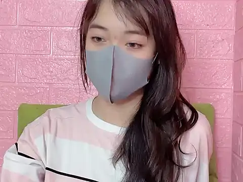 Snapshot of DA-EUN chatting on 11.05.25 DA-EUN online show from 11.05.25