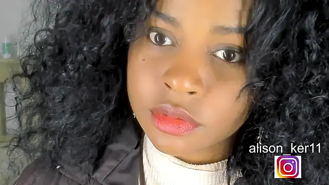 Snapshot of alison-ker3 chatting on 12.17.25 alison-ker3 online show from 12.17.25