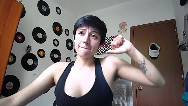 Snapshot of 9_Fernanda_9 chatting on 01.16.25 9 Fernanda 9 online show from 01.16.25