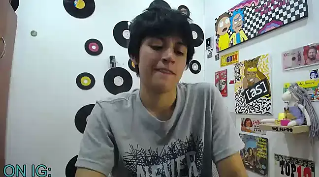 Snapshot of 9_Fernanda_9 chatting on 02.20.25 9 Fernanda 9 online show from 02.20.25