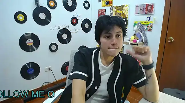 Snapshot of 9_Fernanda_9 chatting on 02.27.25 9 Fernanda 9 online show from 02.27.25