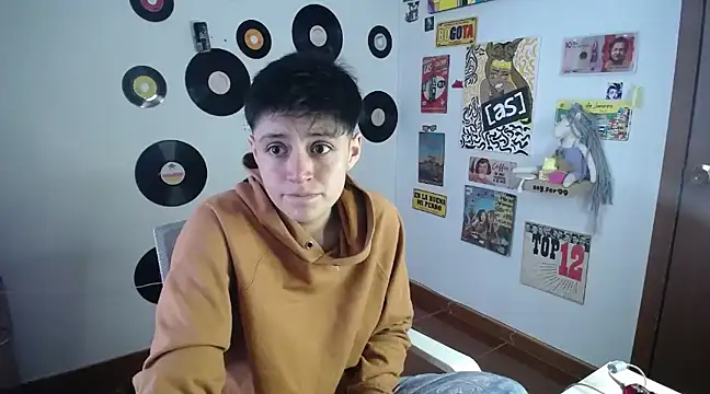 Snapshot of 9_Fernanda_9 chatting on 03.03.25 9 Fernanda 9 online show from 03.03.25