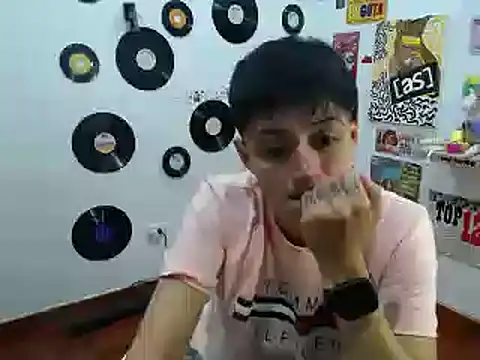 Snapshot of 9_Fernanda_9 chatting on 03.05.25 9 Fernanda 9 online show from 03.05.25