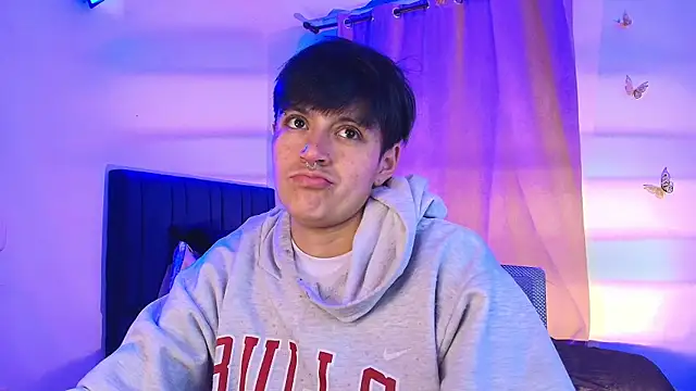 Snapshot of 9_Fernanda_9 chatting on 09.17.25 9 Fernanda 9 online show from 09.17.25