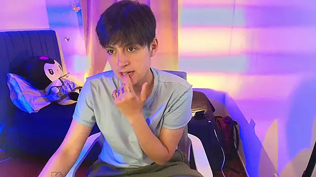 Snapshot of 9_Fernanda_9 chatting on 09.18.25 9 Fernanda 9 online show from 09.18.25