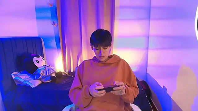 Snapshot of 9_Fernanda_9 chatting on 09.19.25 9 Fernanda 9 online show from 09.19.25