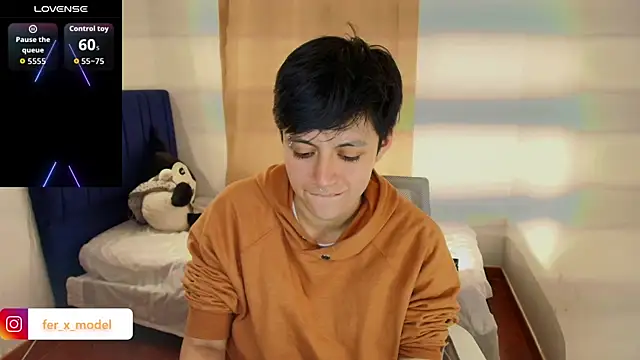 Snapshot of 9_Fernanda_9 chatting on 09.29.25 9 Fernanda 9 online show from 09.29.25