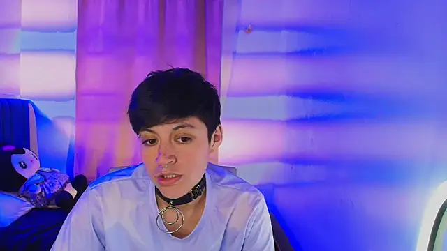 Snapshot of 9_Fernanda_9 chatting on 10.02.25 9 Fernanda 9 online show from 10.02.25