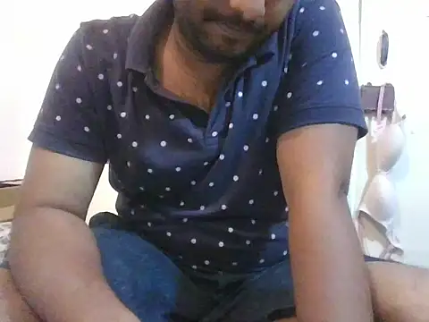 Snapshot of Nunnu_0 chatting on 10.30.25 Nunnu 0 online show from 10.30.25