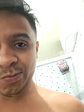 Snapshot of Timyboys24 chatting on 11.05.25 Timyboys24 online show from 11.05.25