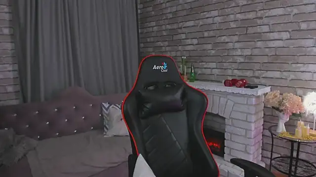 SarahCoksss online show from 10.19.25