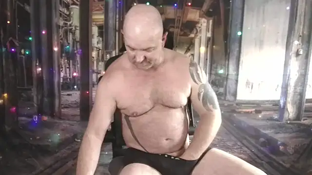 Snapshot of ManlyPrisonGuy chatting on 10.22.25 ManlyPrisonGuy online show from 10.22.25