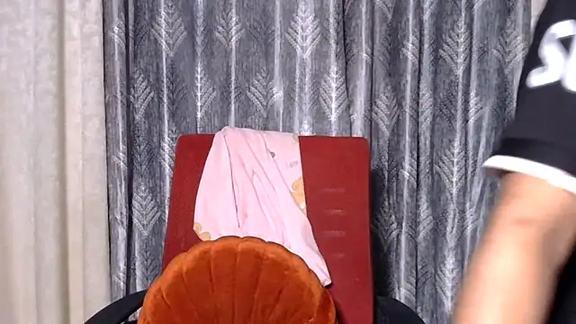 Snapshot of sexy-simmy chatting on 09.24.25 sexy-simmy online show from 09.24.25