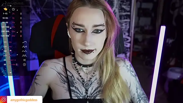 Snapshot of amywhitenessxx chatting on 02.22.25 amywhitenessxx online show from 02.22.25