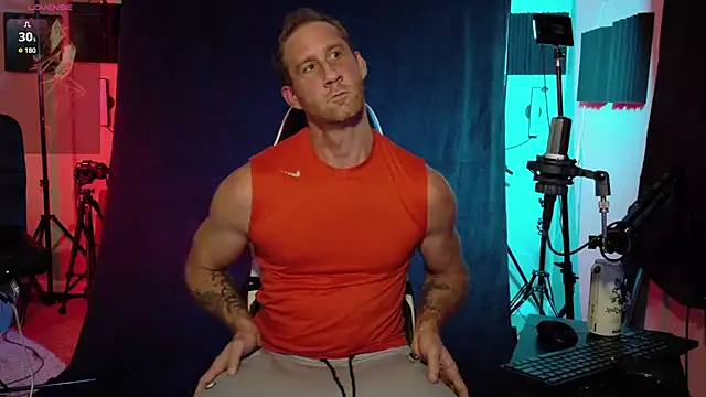 Snapshot of FiftyShadez chatting on 09.30.25 FiftyShadez online show from 09.30.25