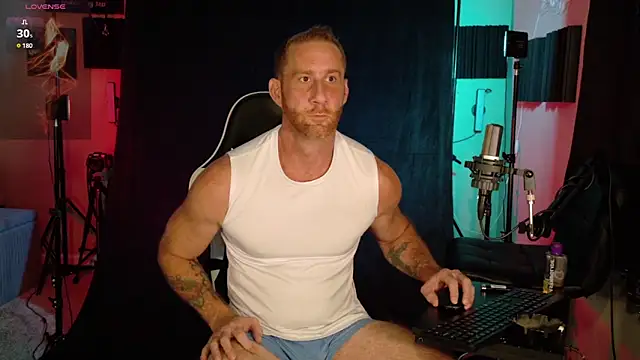 Snapshot of FiftyShadez chatting on 10.11.25 FiftyShadez online show from 10.11.25