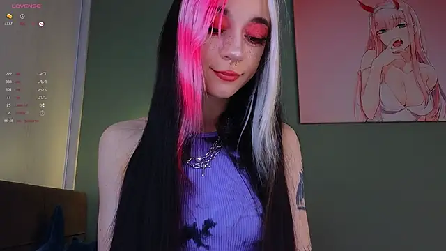 Snapshot of TristaRoht chatting on 12.09.24 TristaRoht online show from 12.09.24