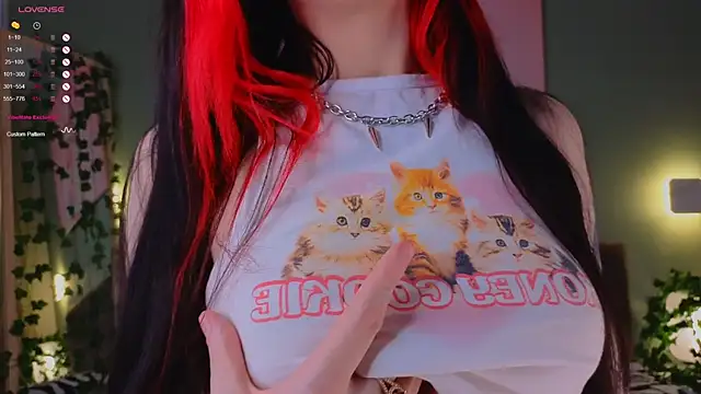 Snapshot of TristaRoht chatting on 01.12.25 TristaRoht online show from 01.12.25