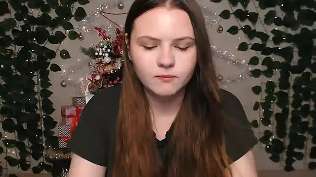 Snapshot of IxxiLiana chatting on 12.21.24 IxxiLiana online show from 12.21.24